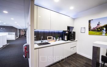 Moderne Küche im Business Center an der Gontardstraße in Berlin 